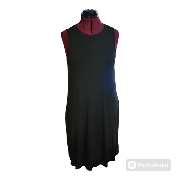 Time and Tru sleeveless loose fit dress with pockets - Picture 4 of 9